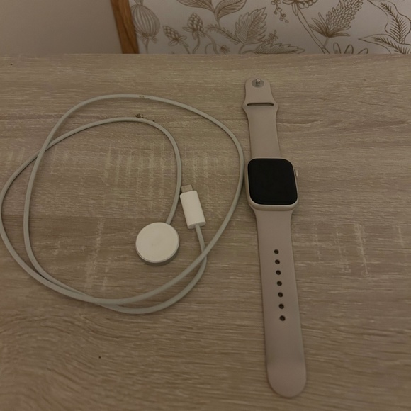 Apple Watch Series 7 41mm - Picture 1 of 9